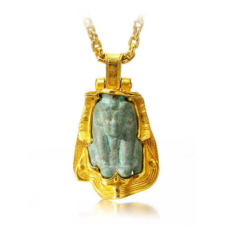 A Gold and Hardstone Faience Pendant Necklace