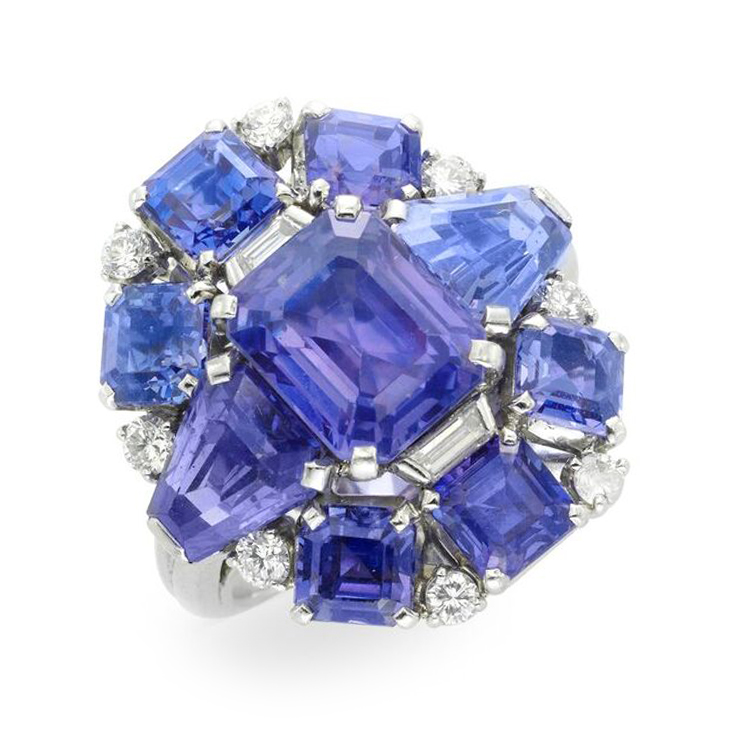 A Sapphire and Diamond Cluster Ring