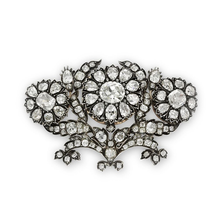 An Antique Old Mine Diamond Garland Cluster Brooch, set in silver, circa 19th century