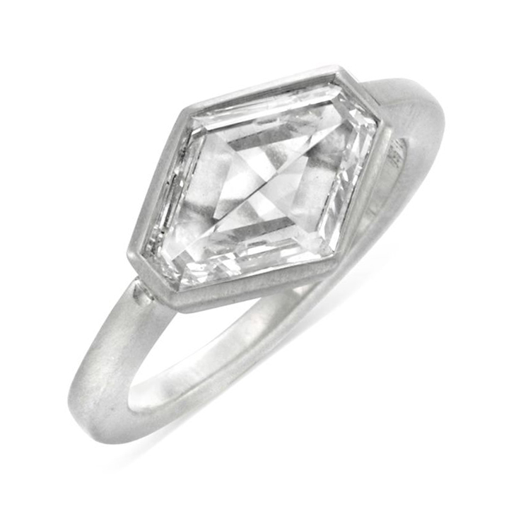 A Hexagonal-cut Diamond Ring, of 3.00 carats