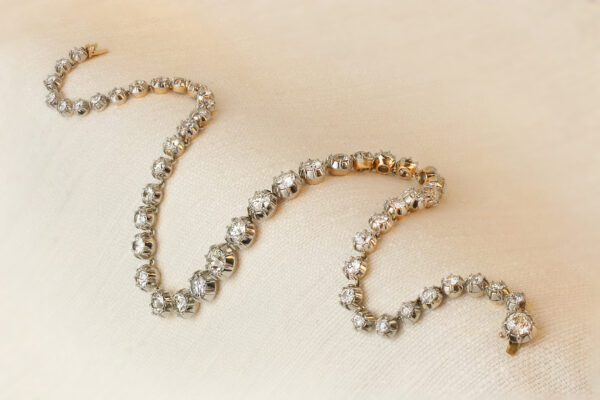 Diamond, Platinum and Gold Rivière Necklace» Price on Request «
