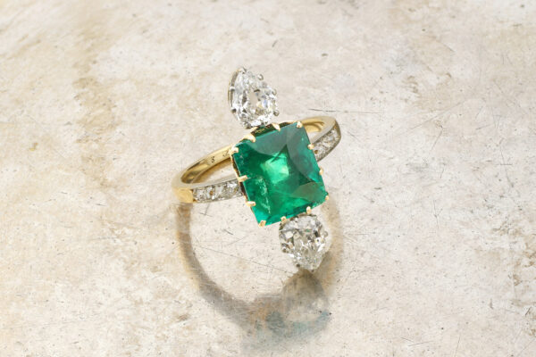 Antique Emerald And Diamond Ring