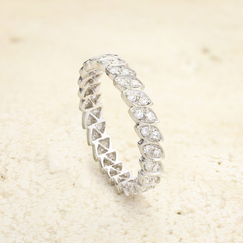 Single-cut Diamond Band Ring