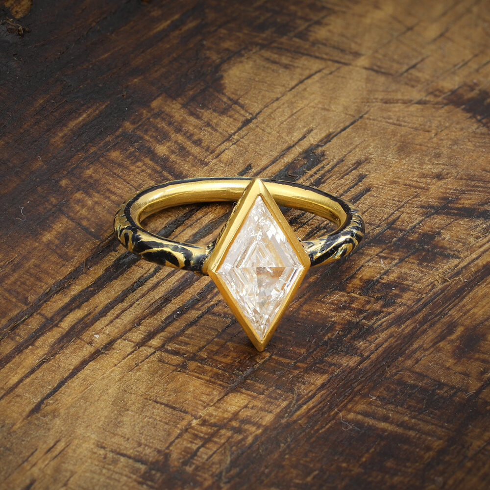 Kite shaped Diamond, Enamel and Gold Ring