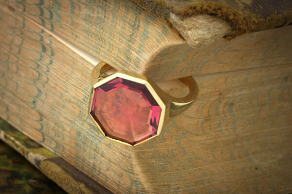 Spinel And Gold Ring