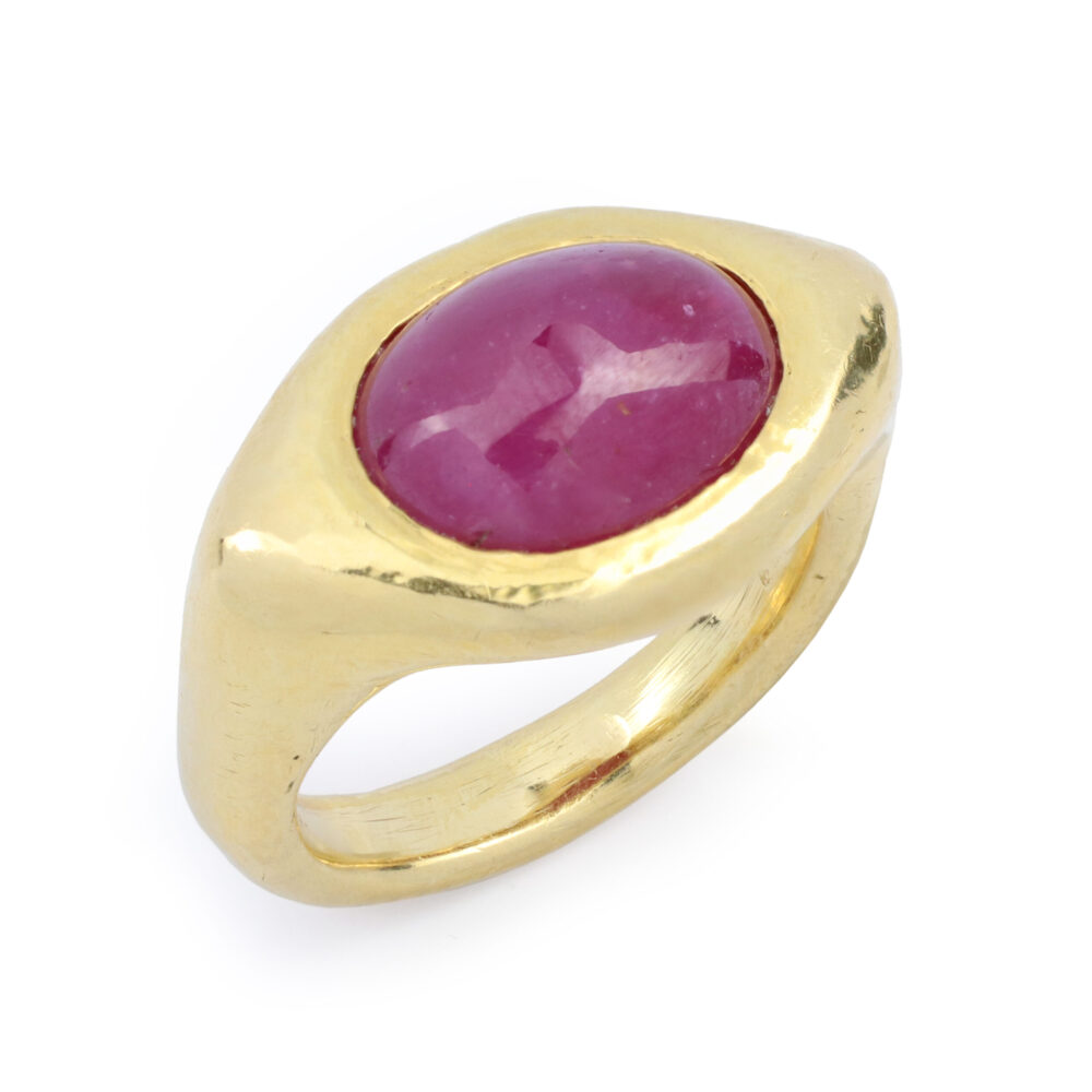 Cabochon Ruby and Gold Ring