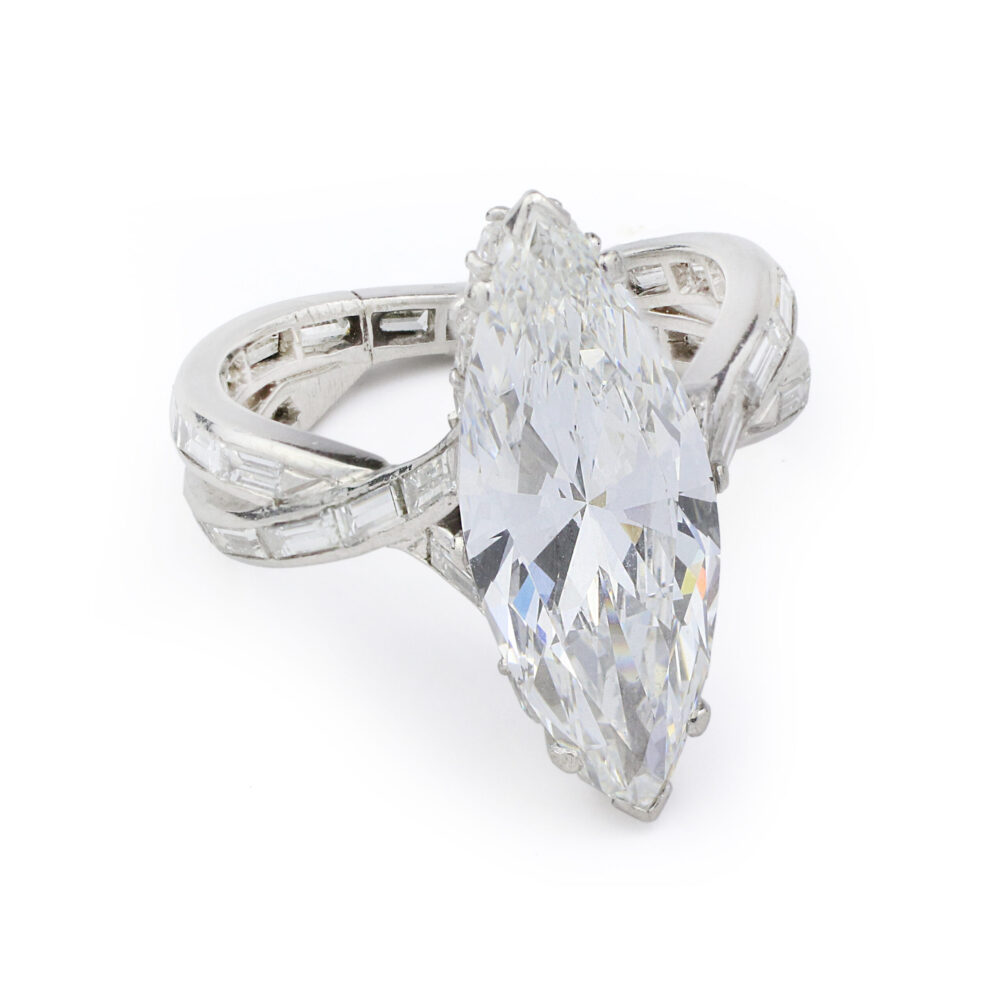 Sterlé Marquise shaped Diamond Ring