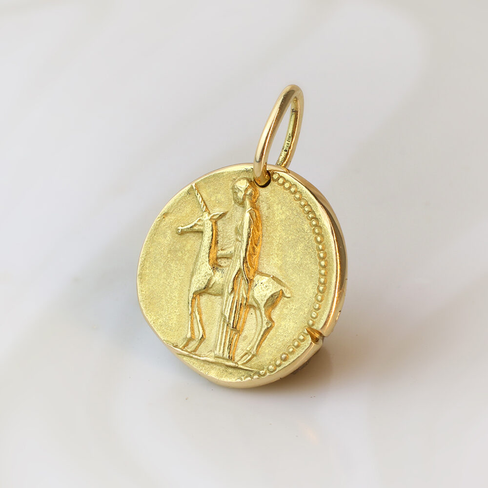 Van Cleef & Arpels Georges L’Enfant Virgo Zodiac Mini Pendant
