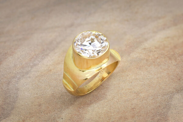 Van Cleef & Arpels Diamond And Sculpted Gold Ring