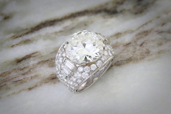 Important Bulgari ‘Trombino’ Round Diamond Ring» Price On Request «