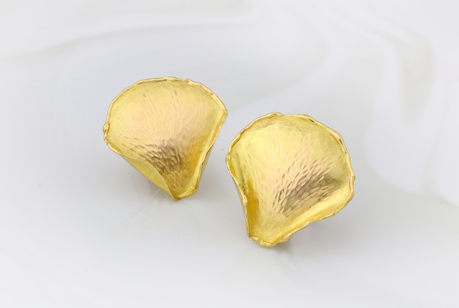 Tiffany & Co. Angela Cummings Rose Petal Gold Ear Clips