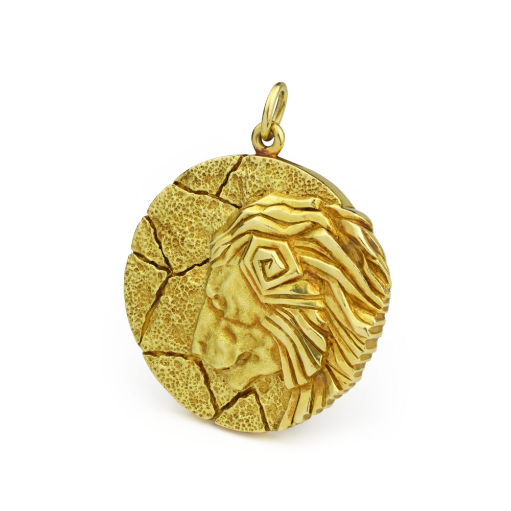 Tiffany & Co. Leo Zodiac Sculpted Gold Jumbo Pendant