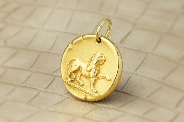 Van Cleef & Arpels Leo Zodiac Pendant