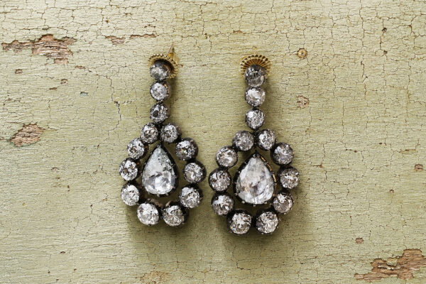 Antique Old European and Pear-Shaped Rose Cut Diamond Ear Pendants» Price on Request «