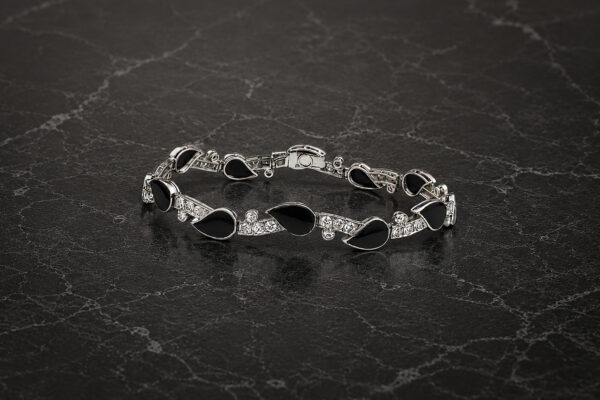 Cartier Art Deco Diamond and Onyx Bracelet» Price on Request «